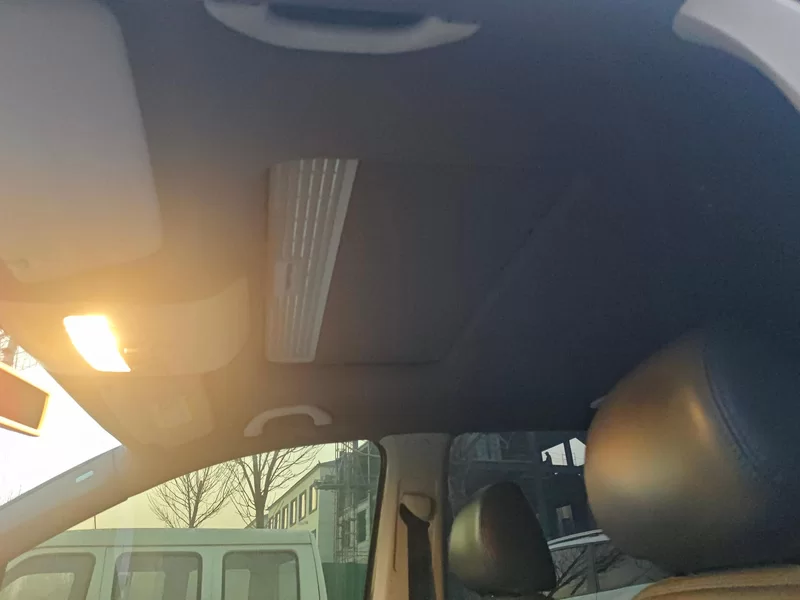 Volkswagen Touran 2015 car image #12