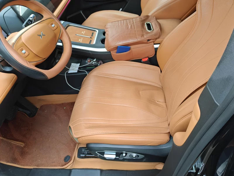 Xpeng G9 2025 immagine di auto #12