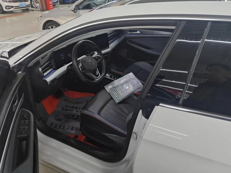 Volkswagen Lamando 2023 immagine di auto #12