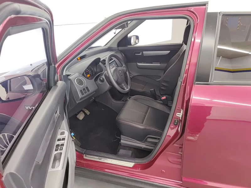 Suzuki Swift 2018 car image #12