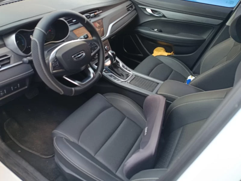 GEELY Emgrand 2021 car image #12