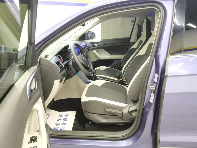 Volkswagen T-Cross 2019 car image #12