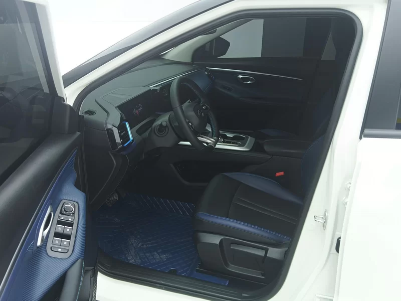 GAC Trumpchi GS3 2025 #12 GAC Trumpchi GS3 2025 car image #12