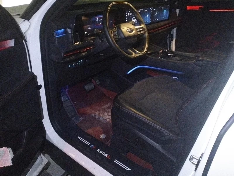 Ford Edge 2023 صورة سيارة #12