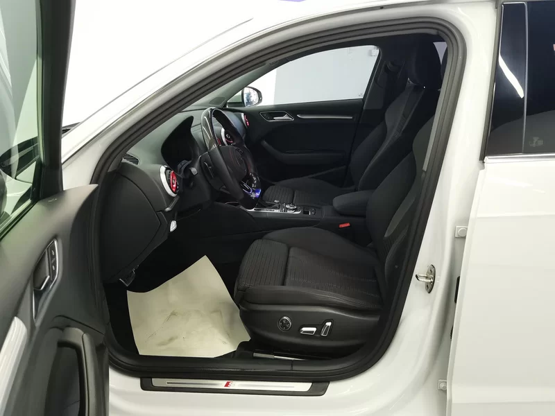 Audi A3 2019 immagine di auto #12