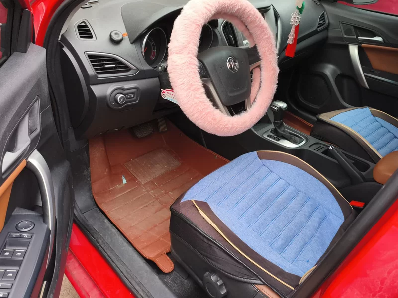 MG GT 2016 car image #12