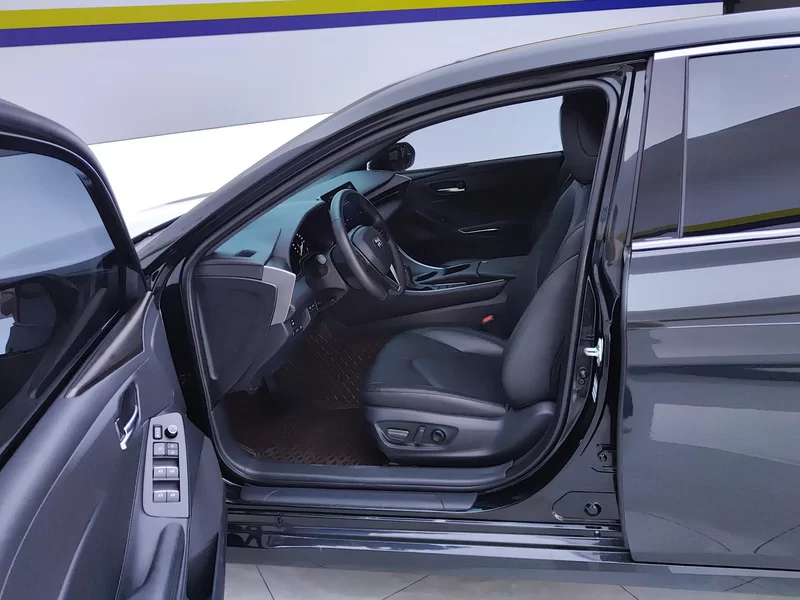 Toyota Avalon 2023 car image #12