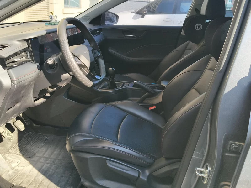 Roewe i5 2023 car image #12