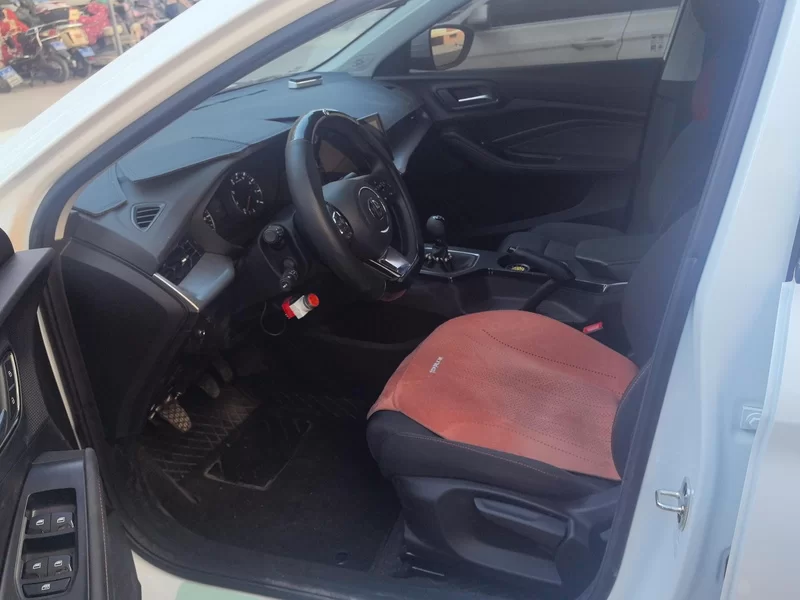 MG5 2025 汽车图片 #12