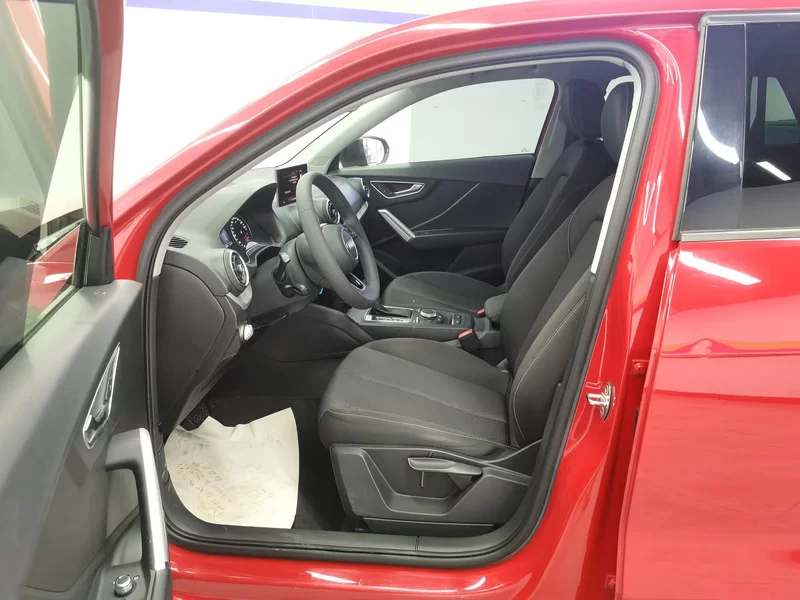 Audi Q2L 2020 car image #12