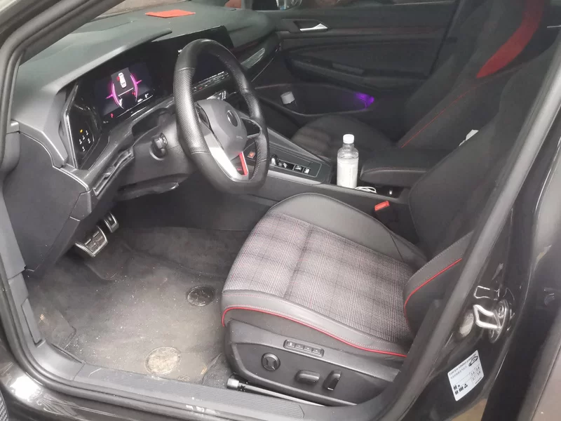 Volkswagen GolfGTI 2023 immagine di auto #12