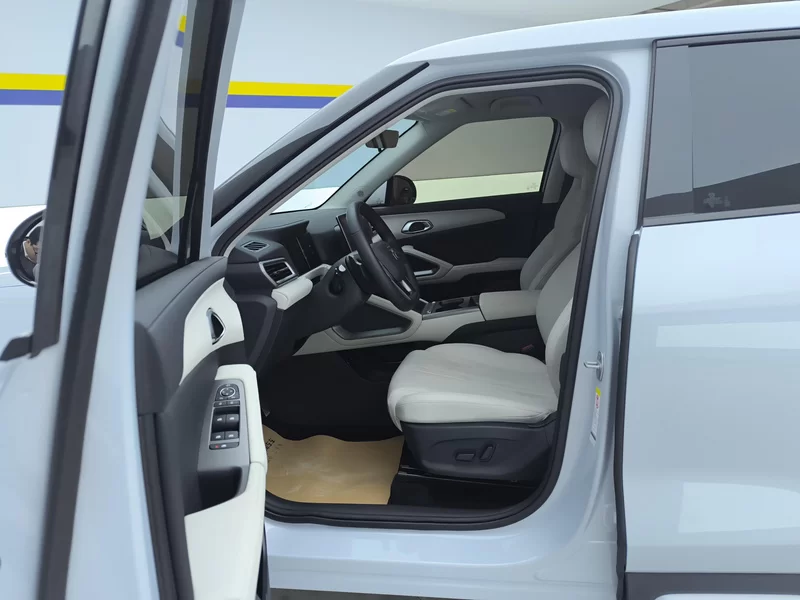 BYD YuanUP 2025 #12 BYD YuanUP 2025 car image #12