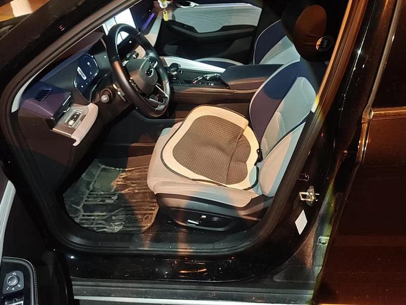 GEELY Preface 2023 car image #12