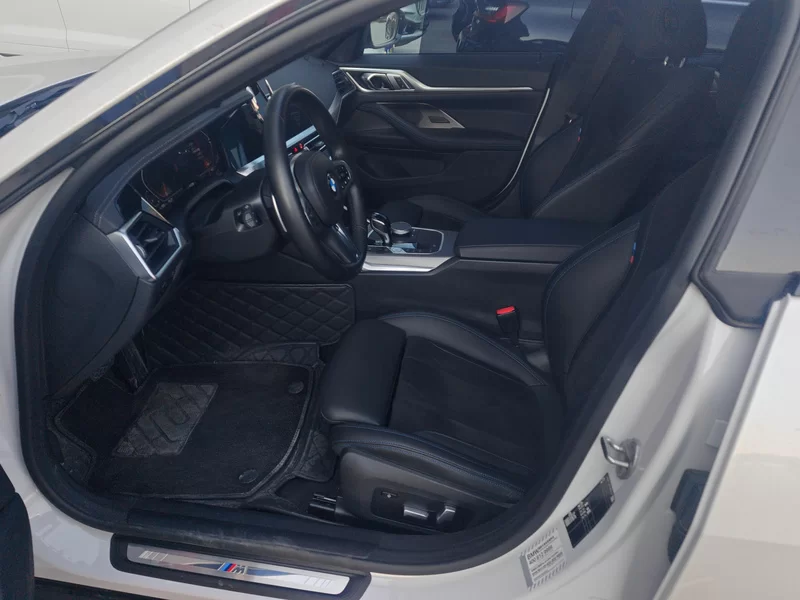 BMW 4 Series 2022 car image #12