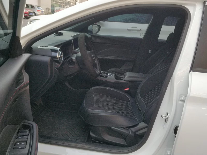 MG 5 2025 immagine di auto #12