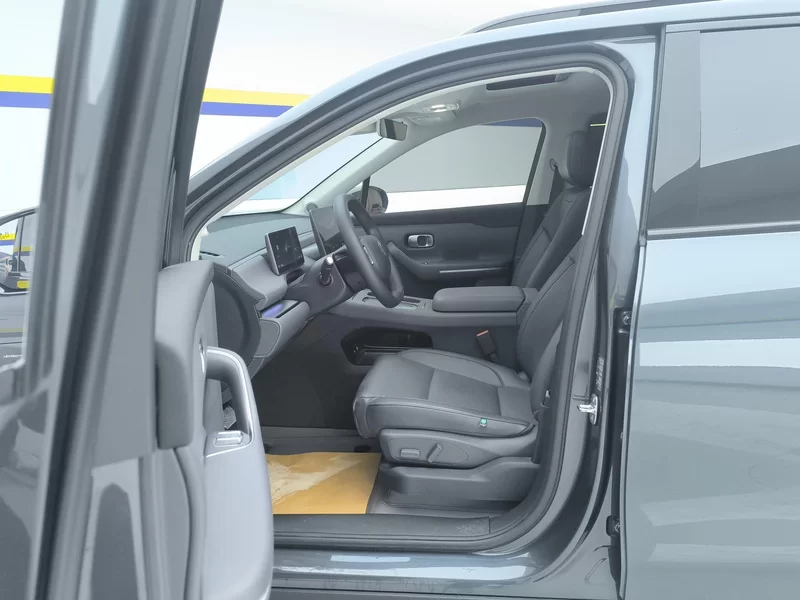 零跑汽车 零跑C16 2025 汽车图片 #12