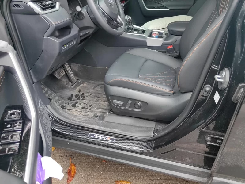 Toyota RAV4 2025 car image #12