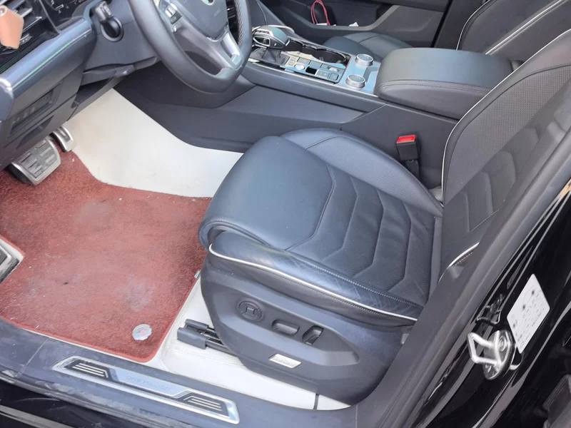 Volkswagen Touareg 2020 car image #12