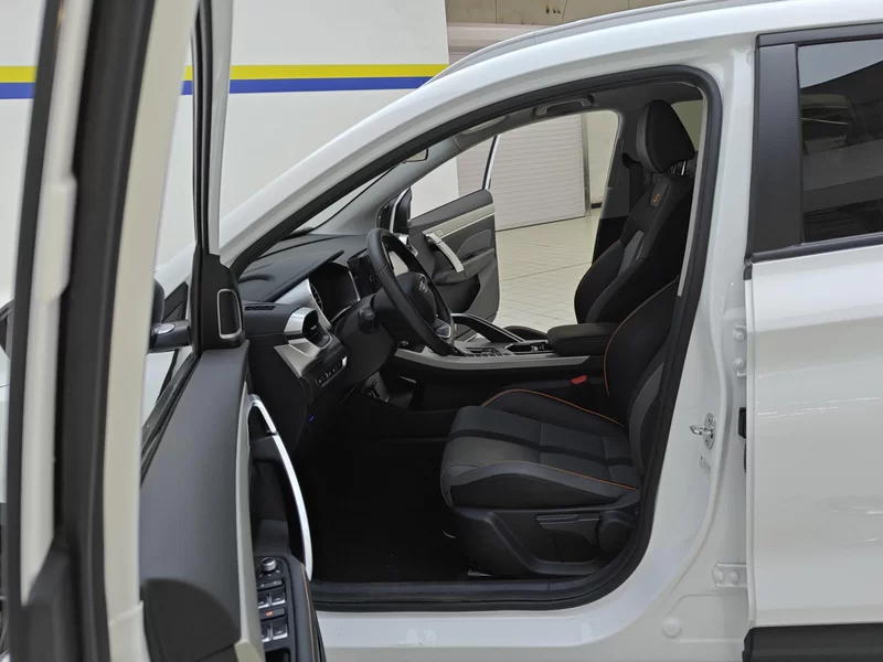 GEELY Coolray 2024 car image #12