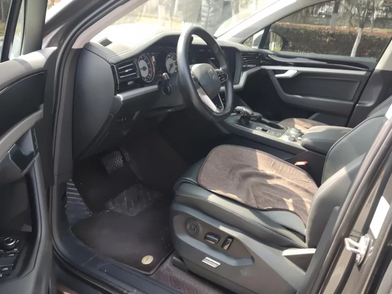 Volkswagen Touareg 2020 car image #12