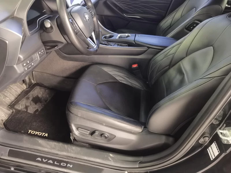 Toyota Avalon 2023 car image #12
