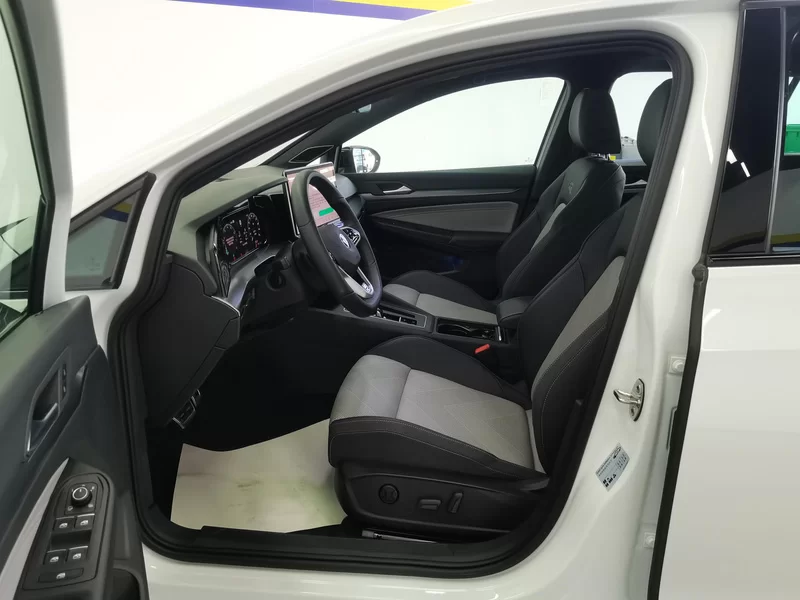 Volkswagen Golf 2024 car image #12