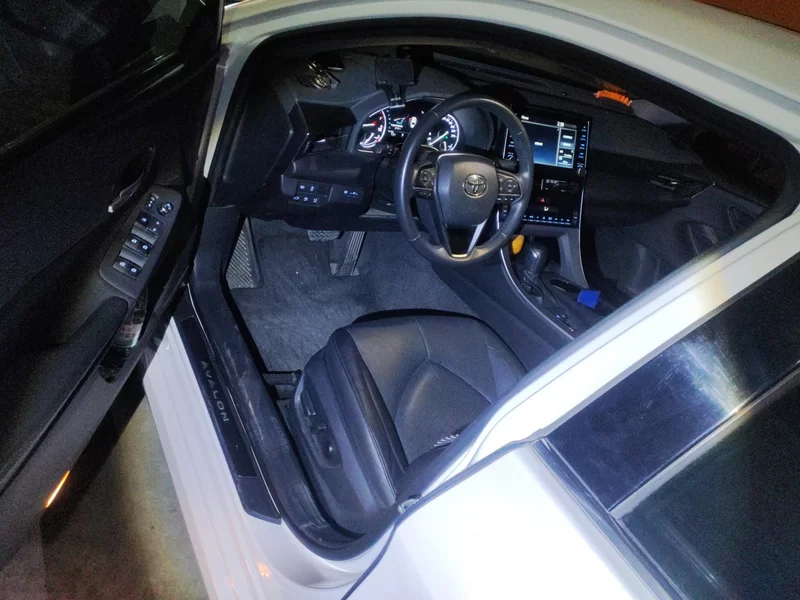 Toyota Avalon 2021 car image #12