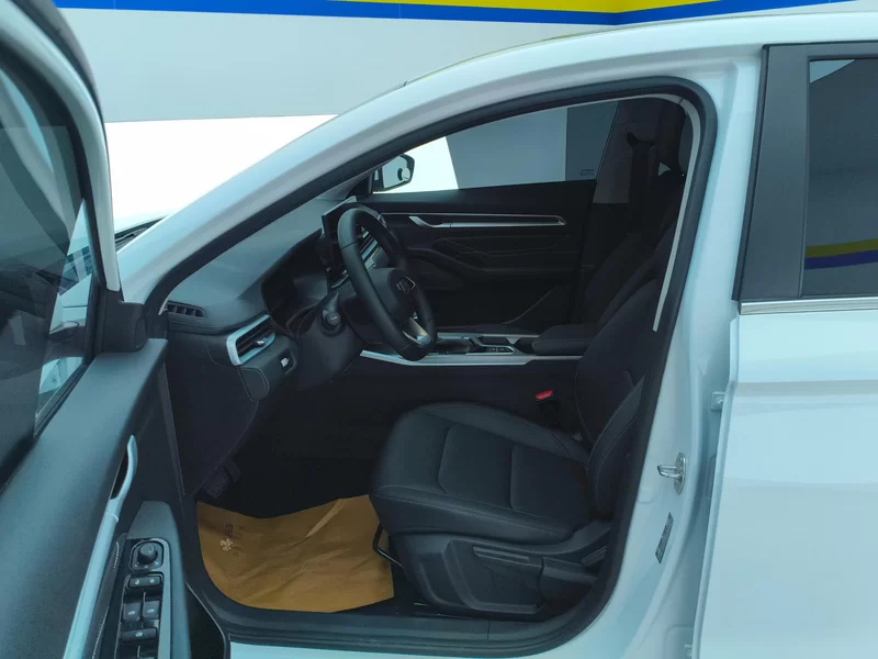 GEELY Emgrand 2025 car image #12
