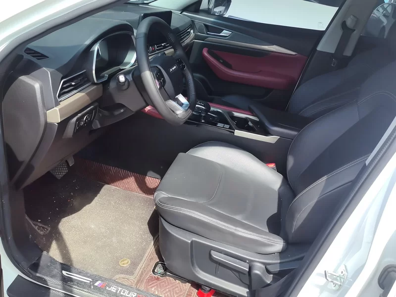 X70 2023 car image #12