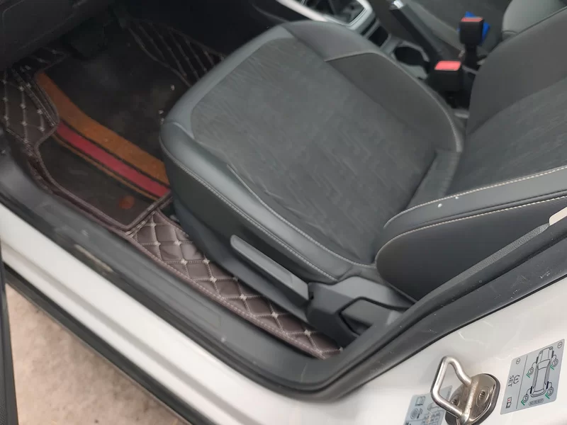 Volkswagen T-Cross 2019 car image #12