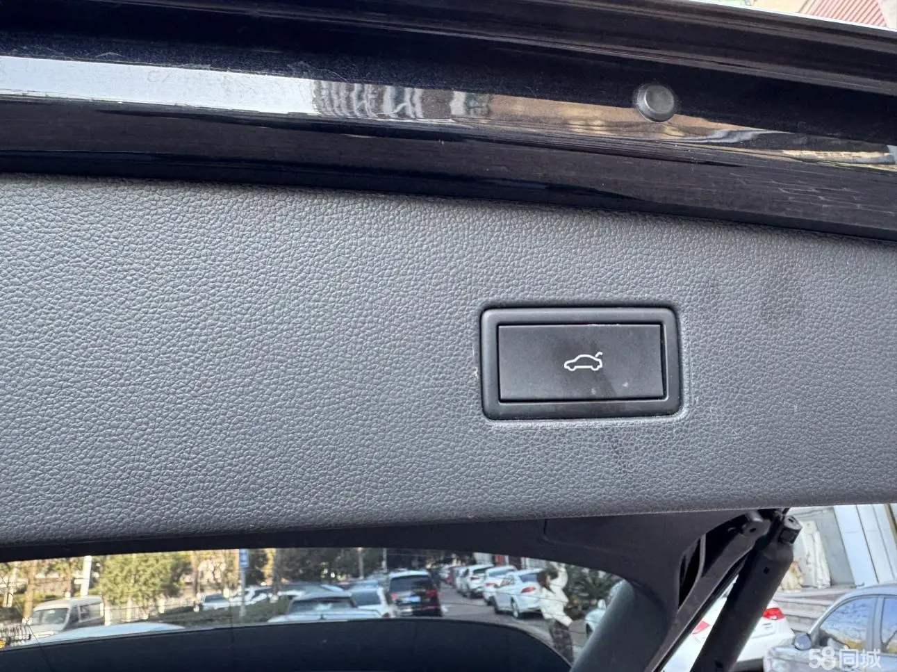 Volkswagen Tiguan L 2022 car image #12