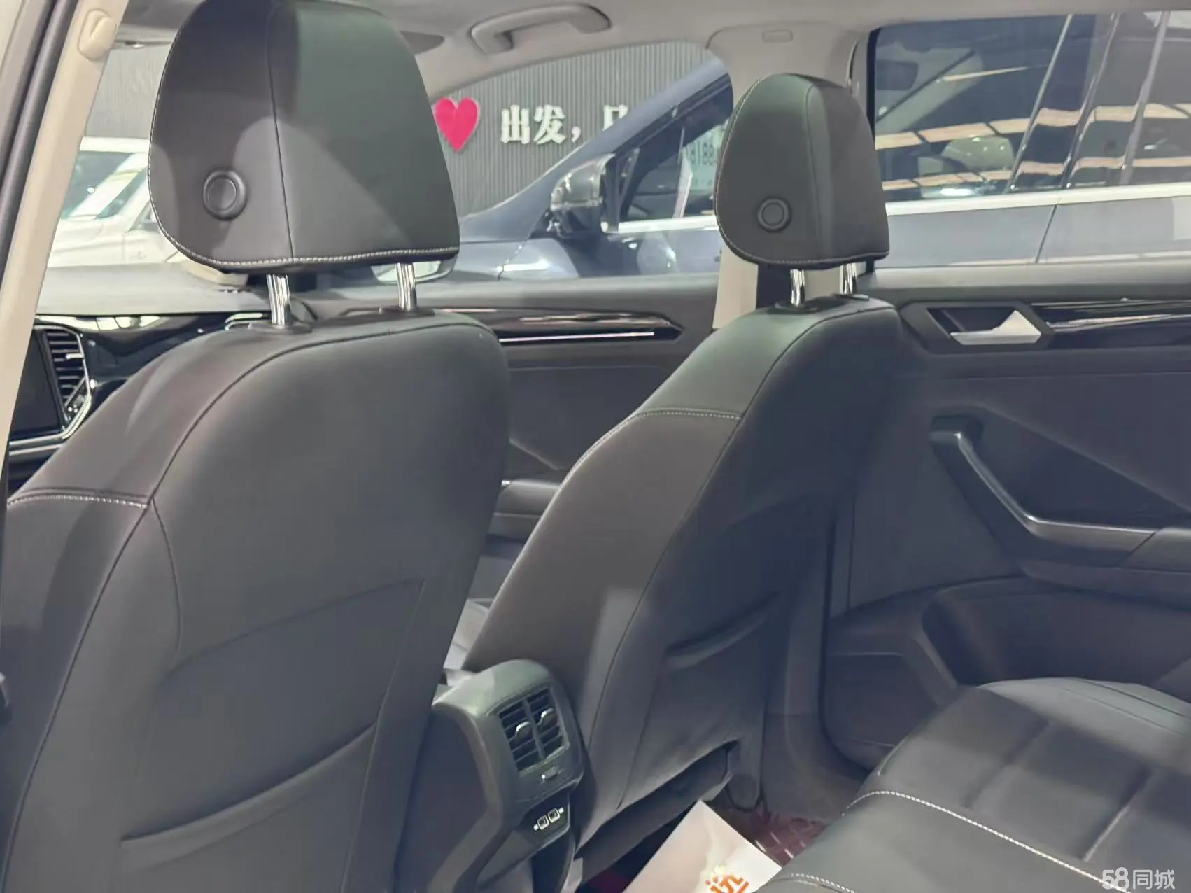 Volkswagen T-Roc 2022 immagine di auto #12