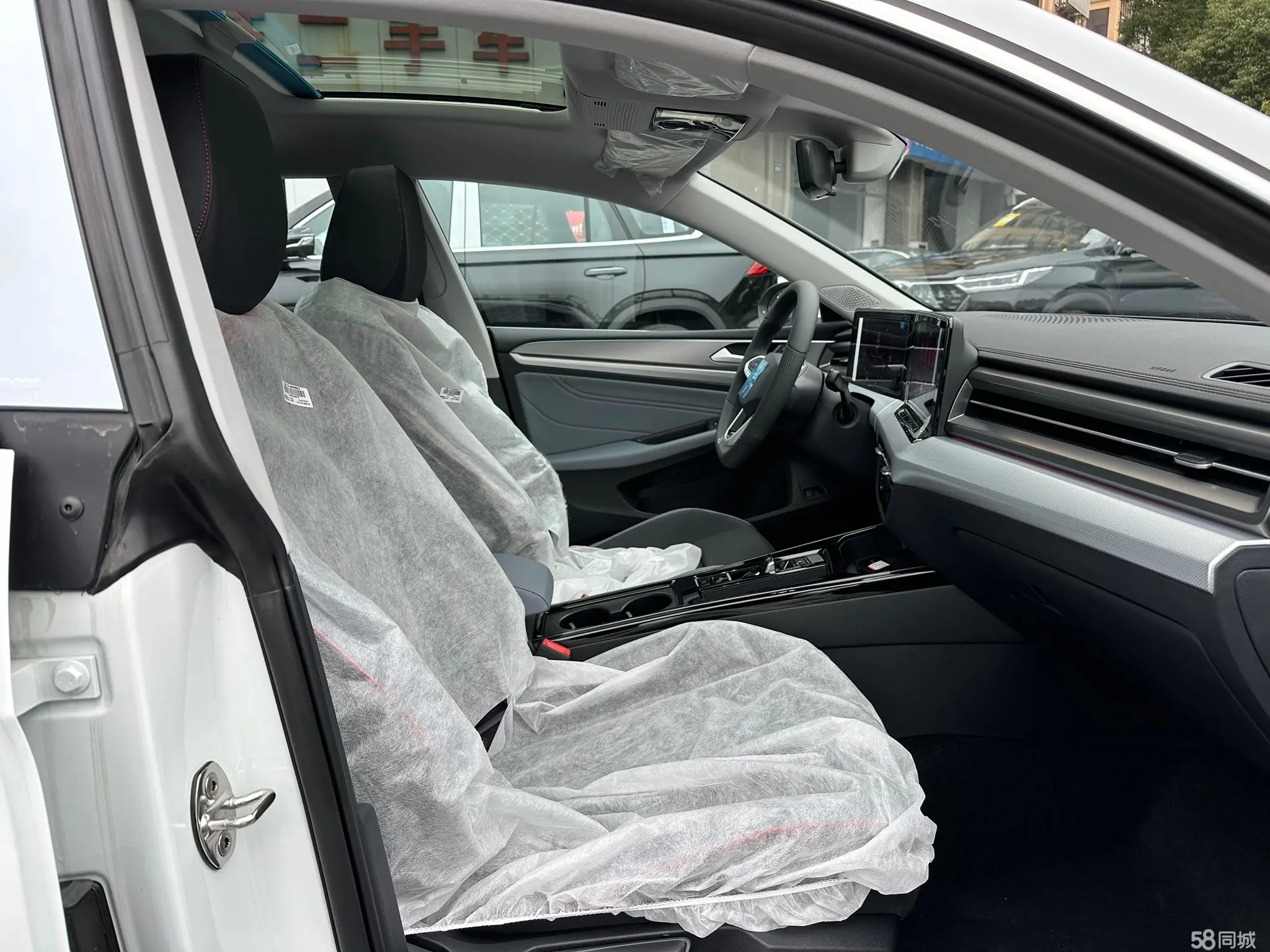 Volkswagen Lamando 2025 car image #12