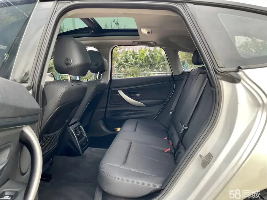 BMW 3 Series GT 2018 immagine di auto #12