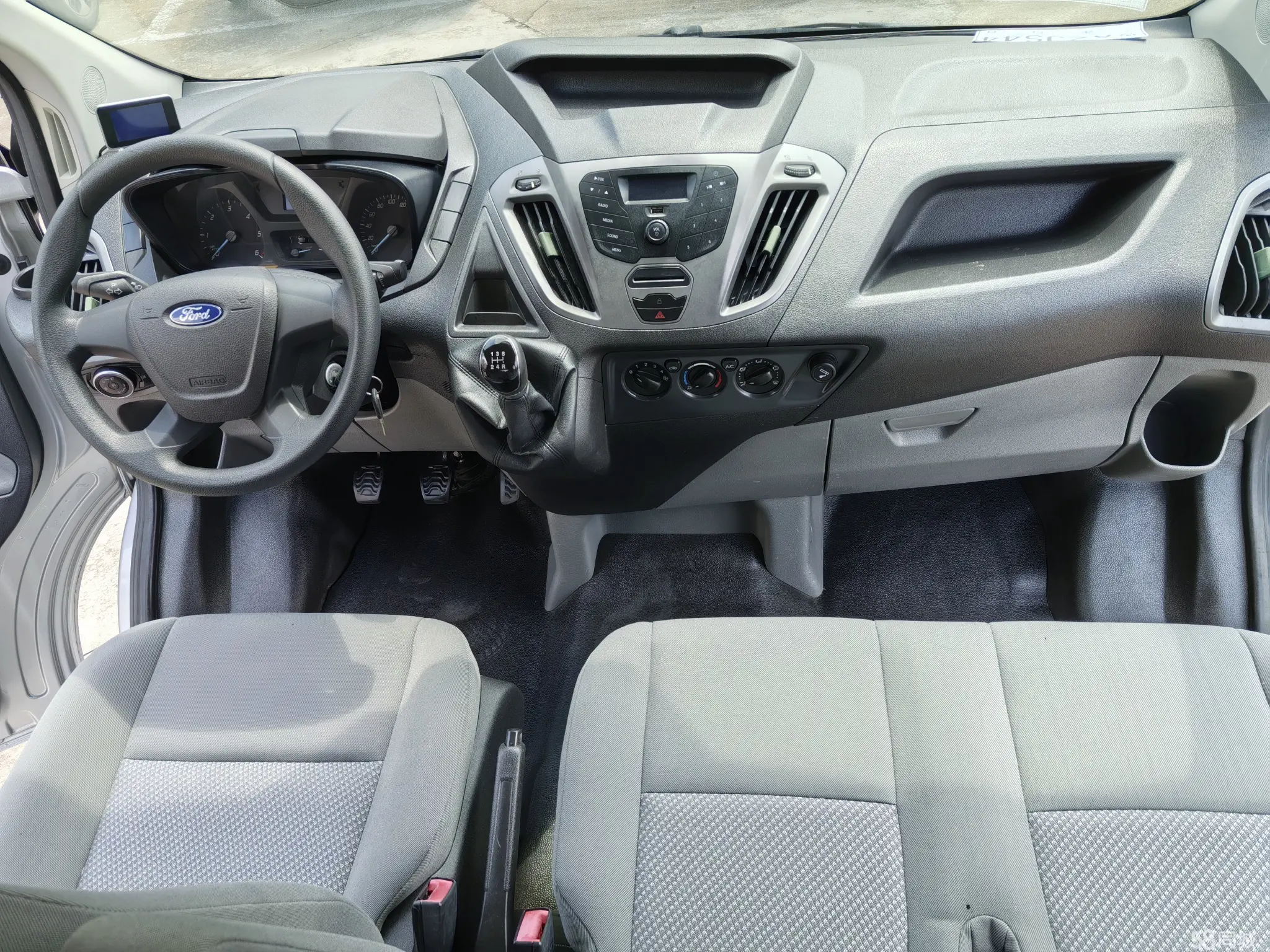 Ford Transit 2018 immagine di auto #12