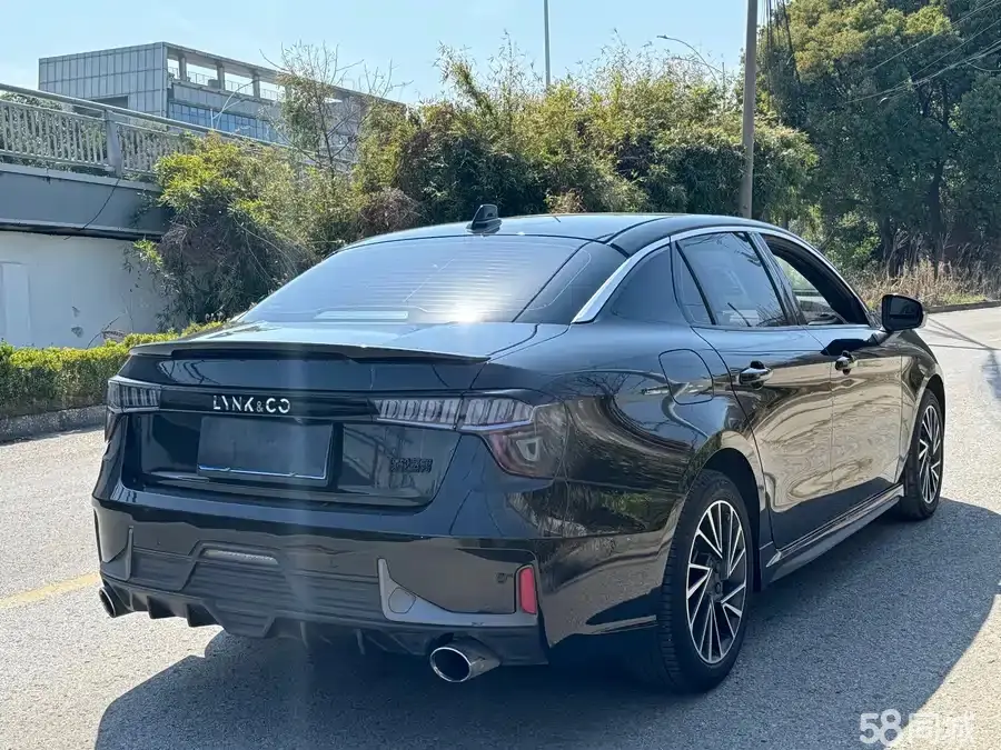 Lynk & Co 03 2019 #12 Lynk & Co 03 2019 car image #12