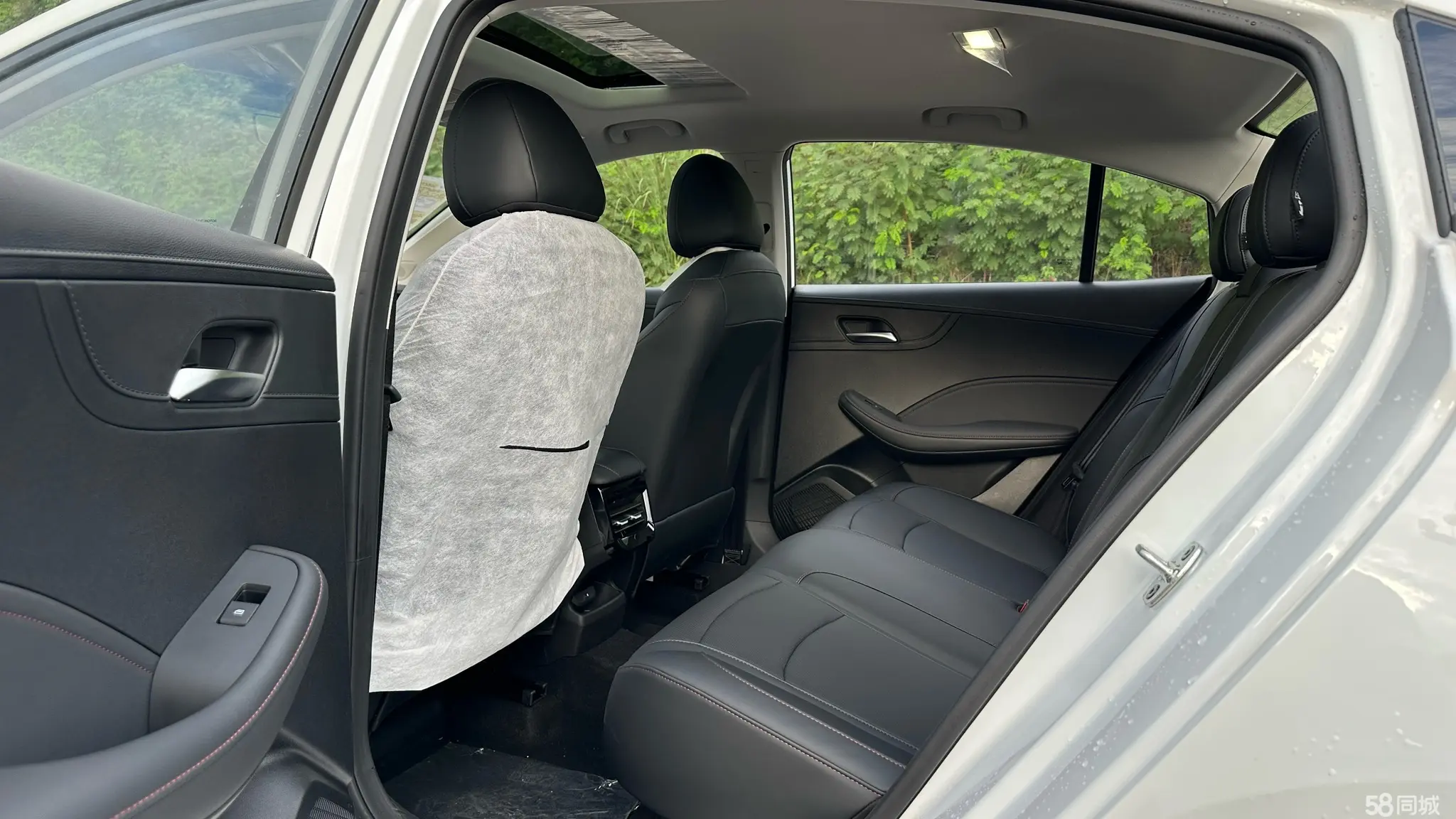 Roewe i5 2025 car image #12