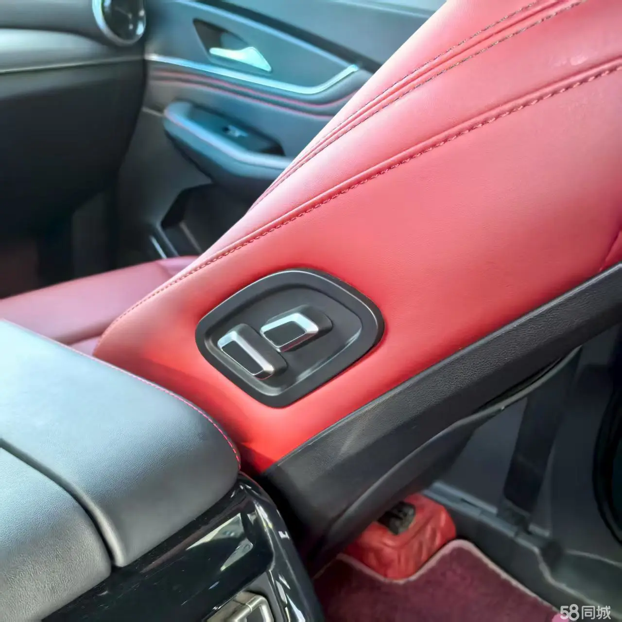 Forthing T5 EVO 2022 car image #12