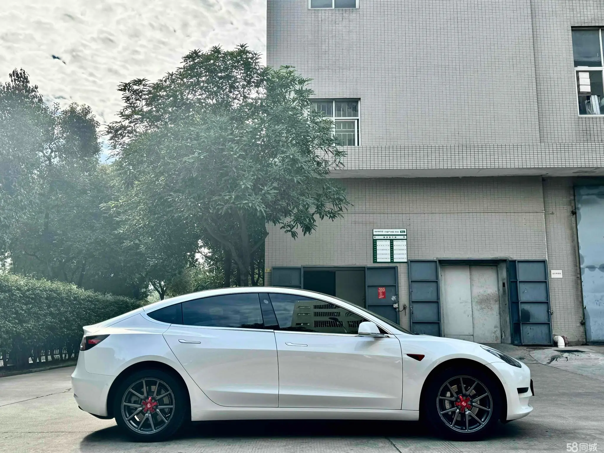 特斯拉 Model 3(进口) 2019 汽车图片 #12