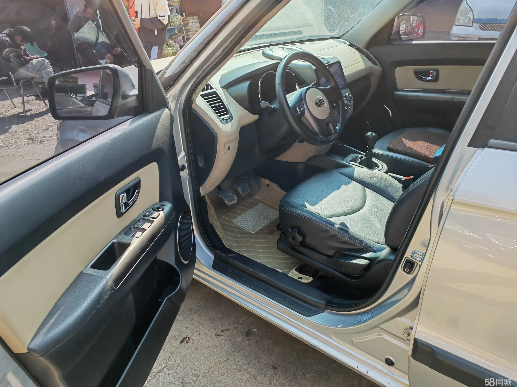 起亚 秀尔 2011 汽车图片 #12