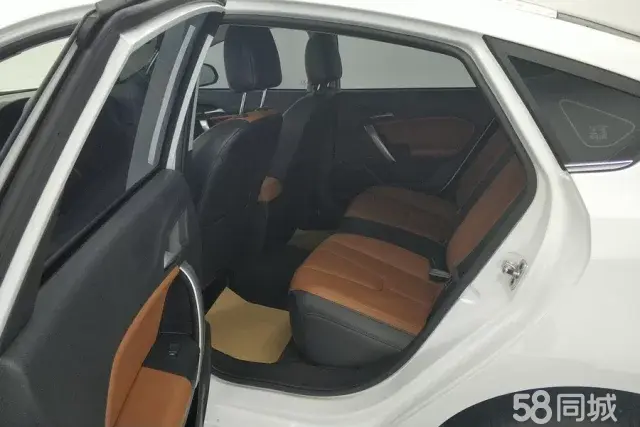 MG GT 2016 car image #12