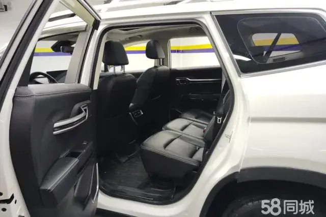 GEELY Okavango 2021 car image #12