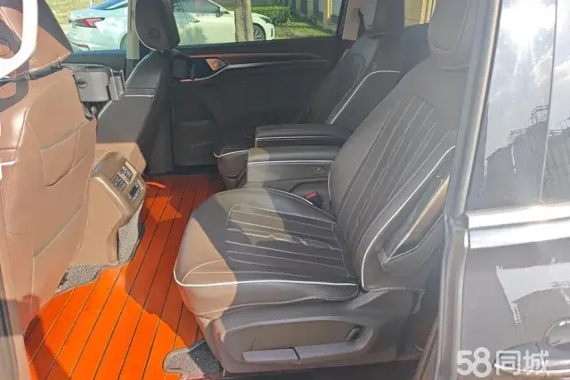 Volkswagen Viloran 2021 car image #12