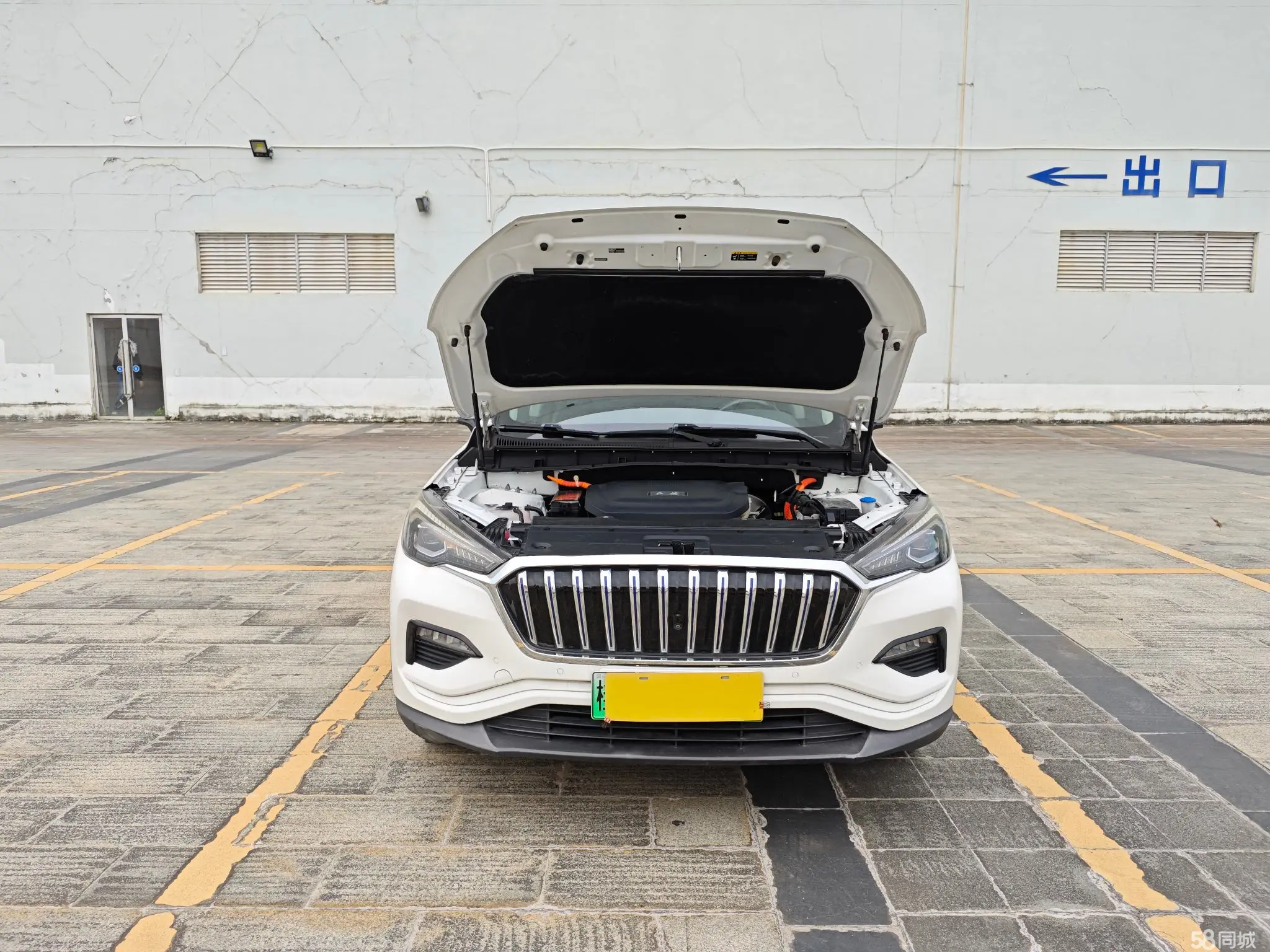 HongQi E-HS3 2019 immagine di auto #12