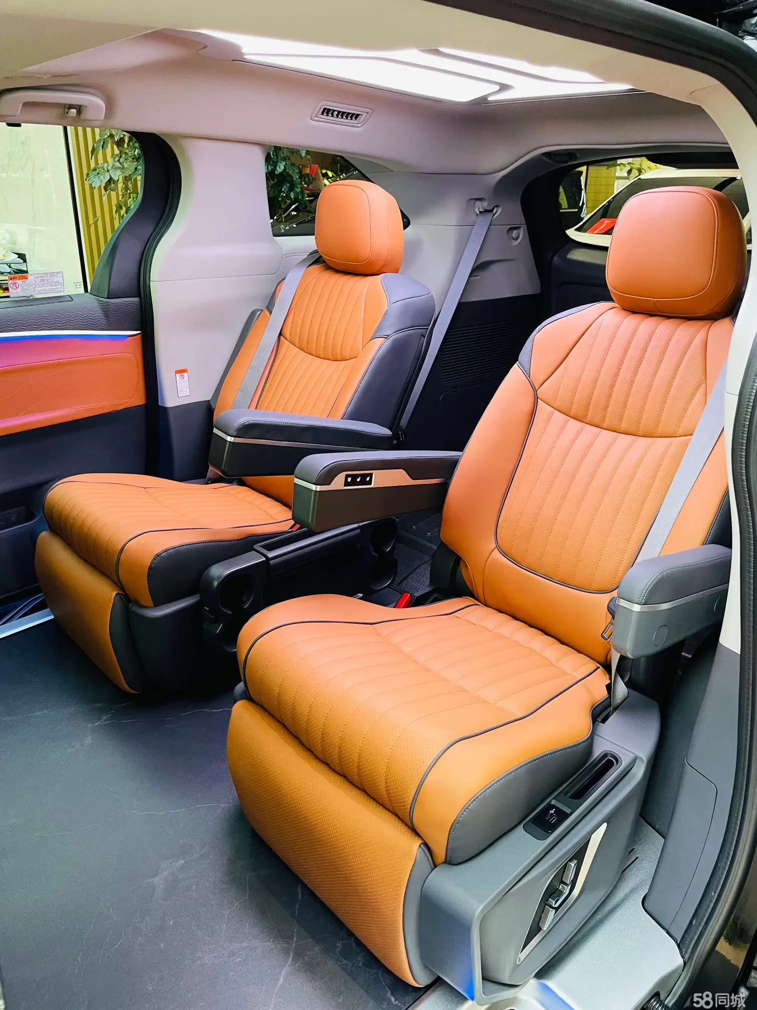 Toyota Granvia 2023 immagine di auto #12