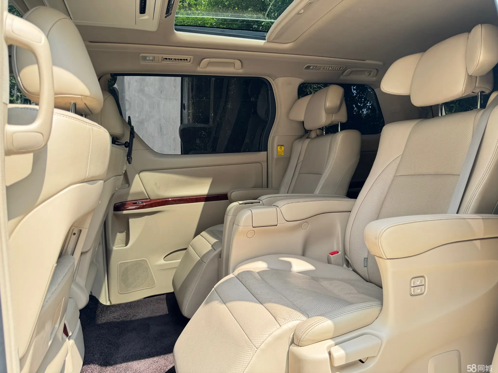 丰田 埃尔法 2011 汽车图片 #12