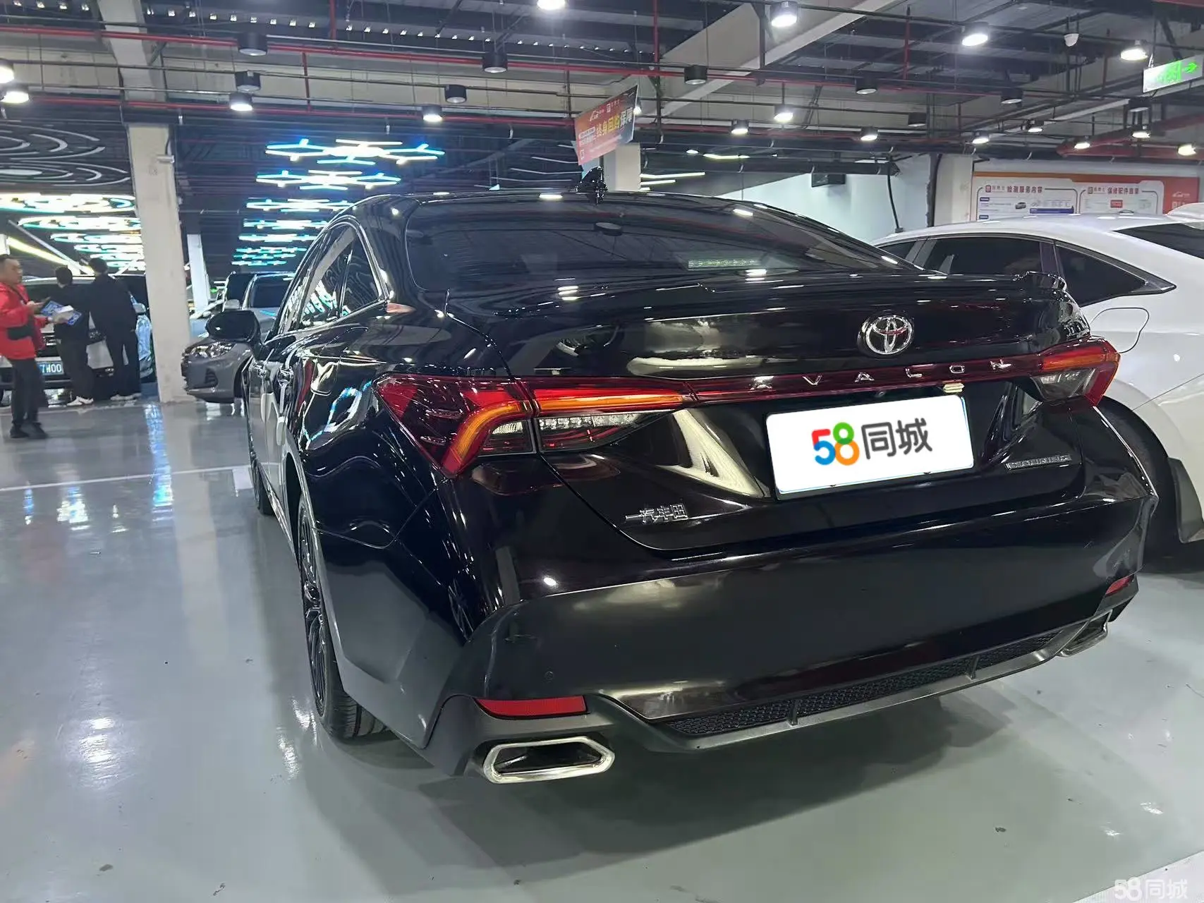 Toyota Avalon 2019 car image #12