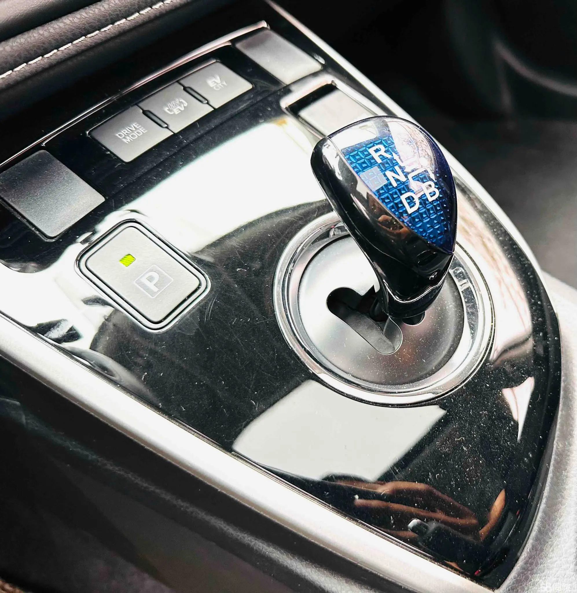 Toyota Corolla Hybird E+ 2019 immagine di auto #12