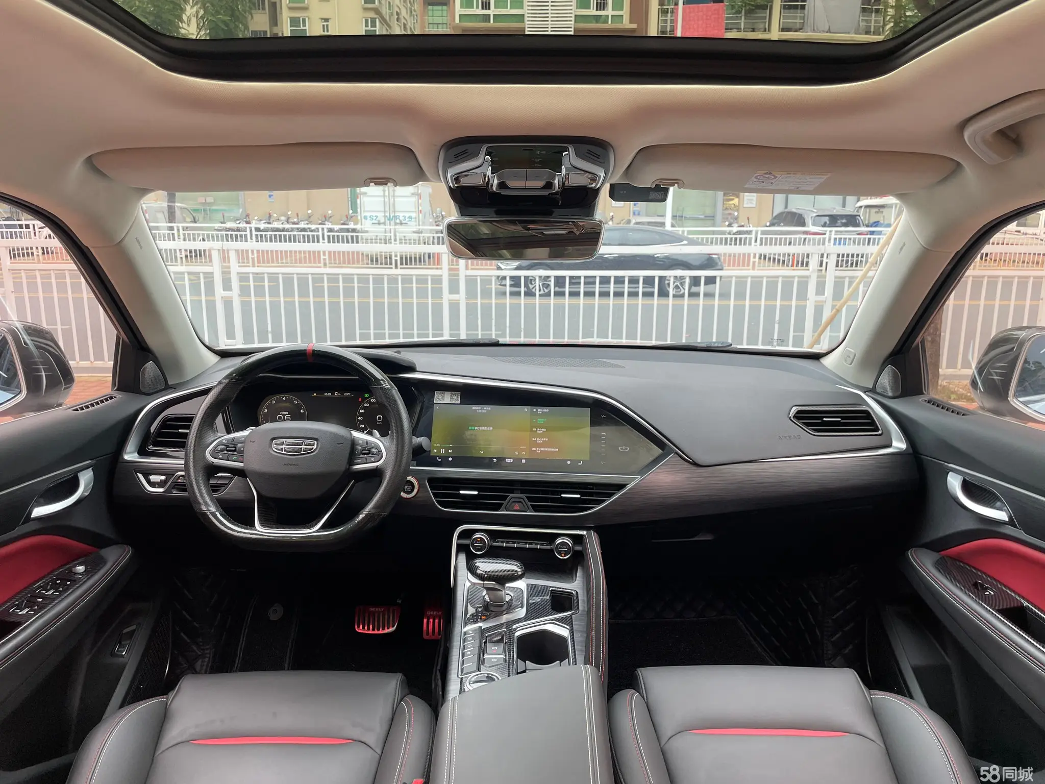 GEELY Tugella 2019 car image #12