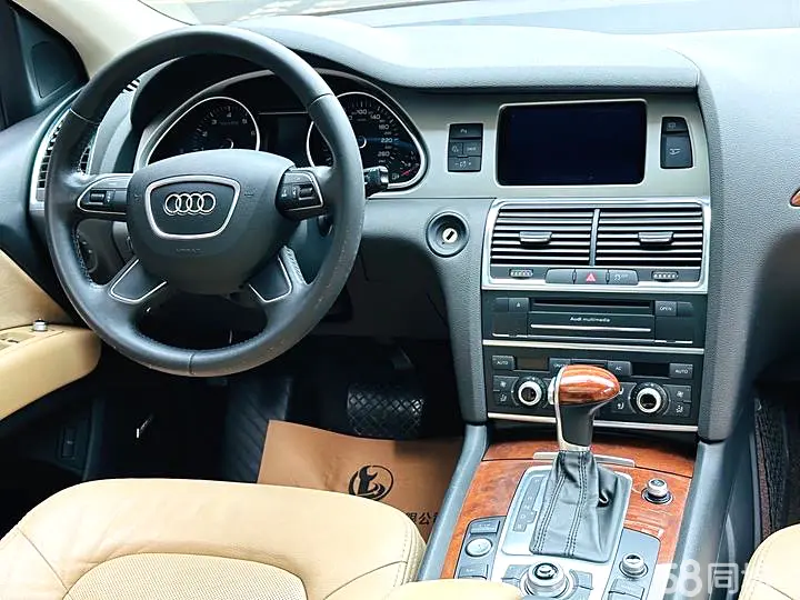 Audi Q7 2012 car image #12